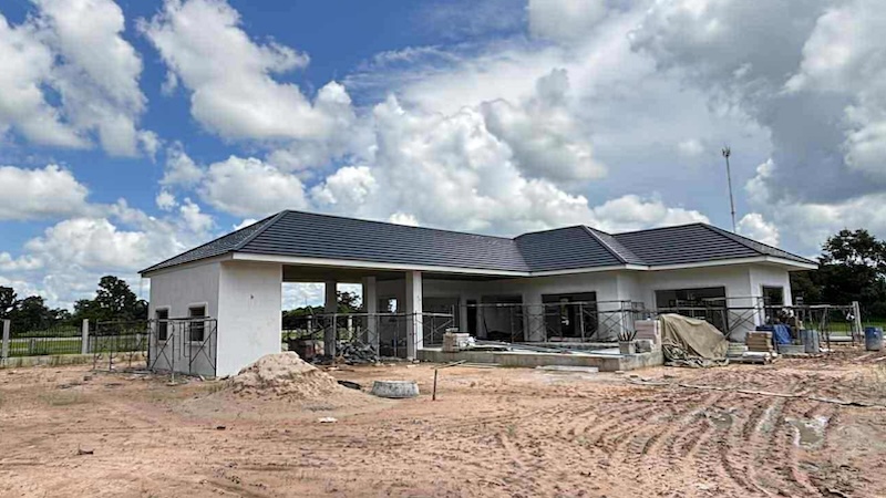 รัตกฤตก่อสร้าง